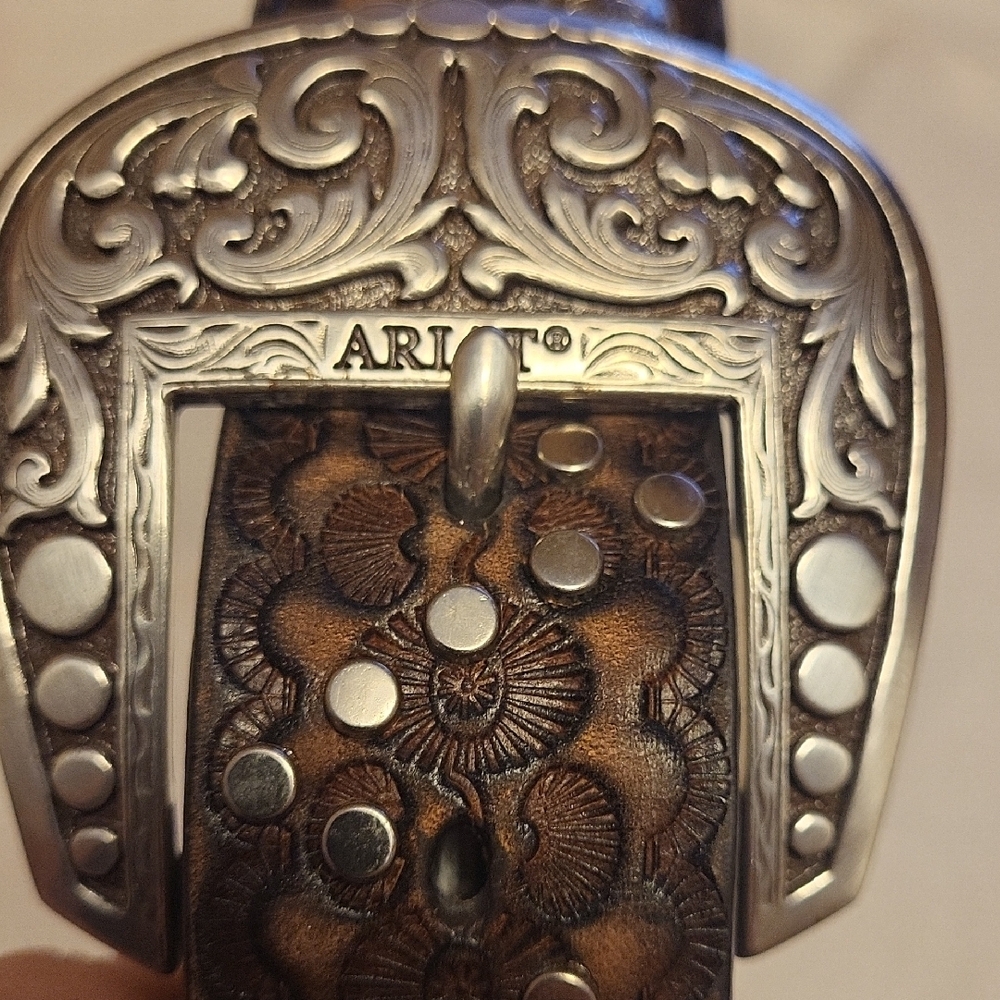 Ariat Brown Leather Belt with Silver Details - Picture 9 of 9